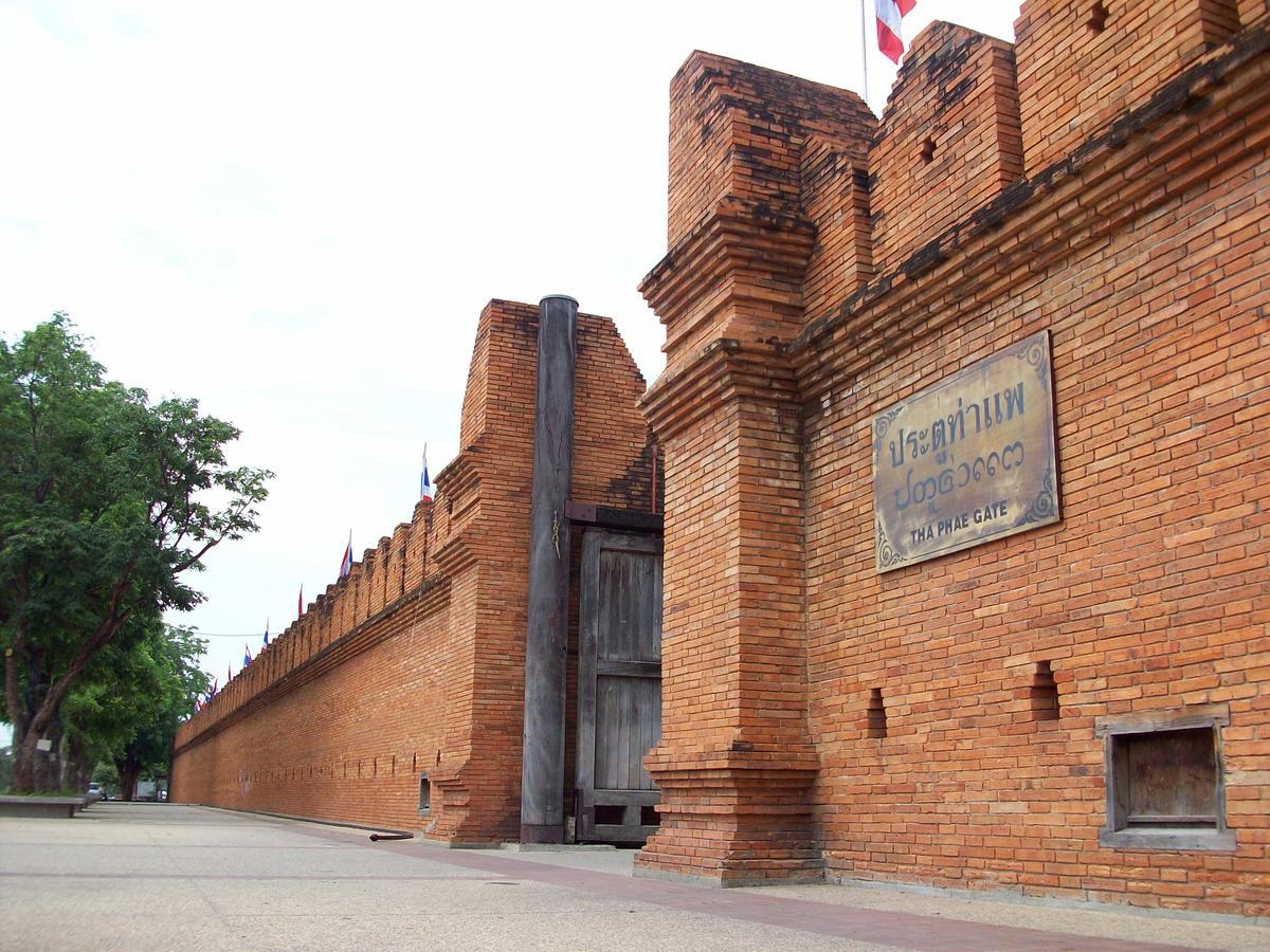 Citi Square By Battery Park Hostel Chiang Mai Buitenkant foto